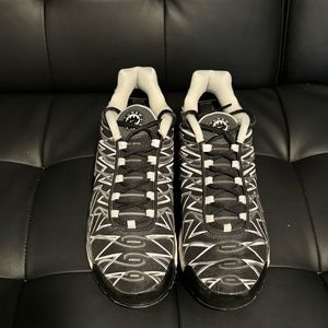 Nike Air Max Plus Shark (Black)